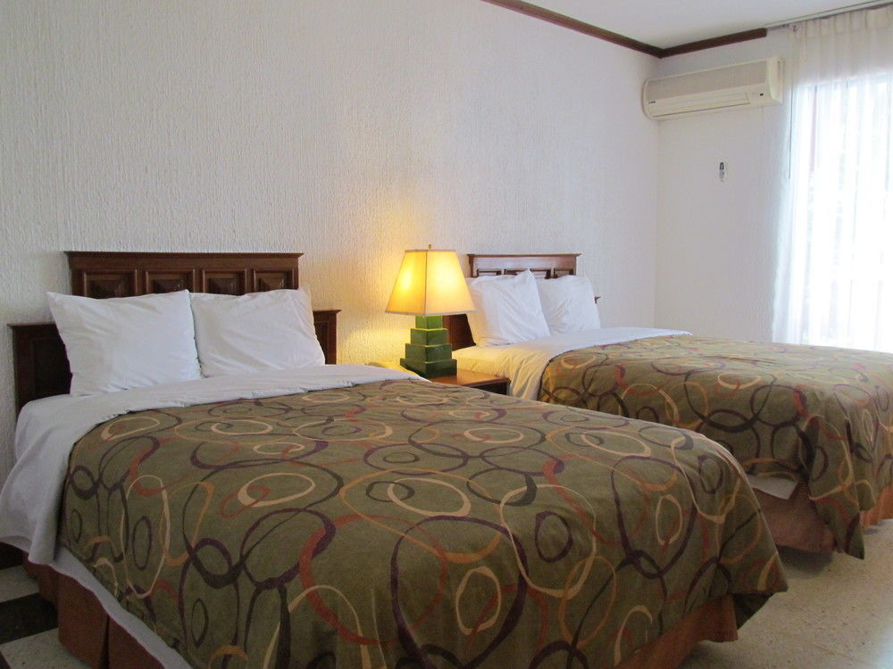Camino Real Tikal‎ Hotel El Remate Bagian luar foto