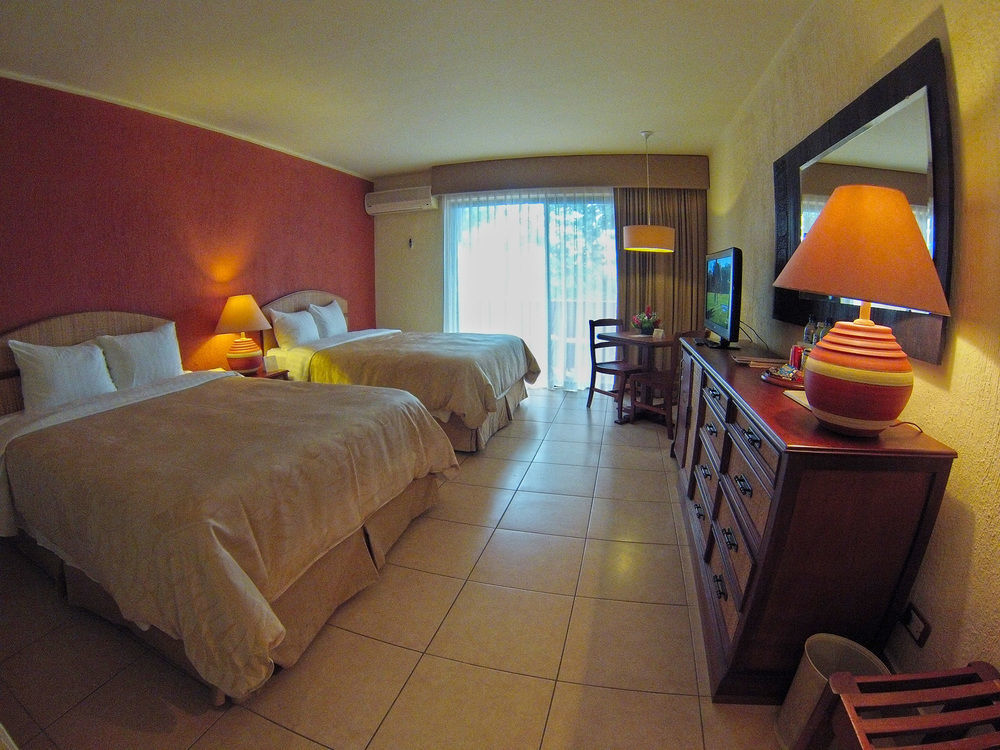 Camino Real Tikal‎ Hotel El Remate Bagian luar foto